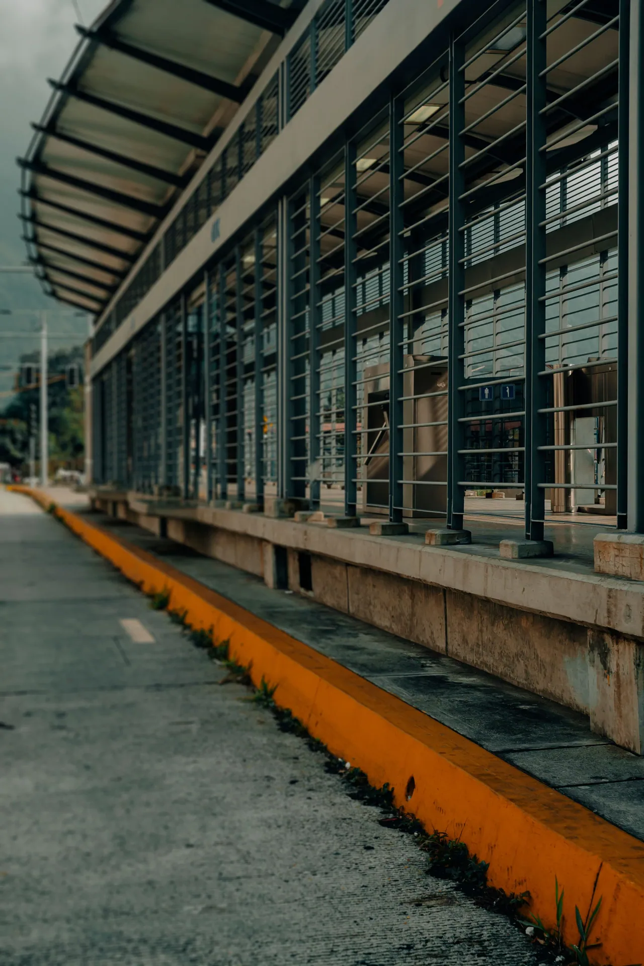 Roll & Mountable Curbs - J&J General Solutions